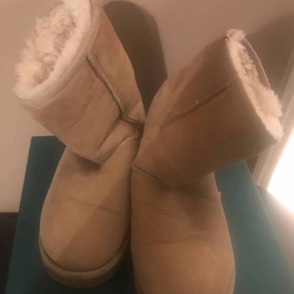 Used tan Ugg’s